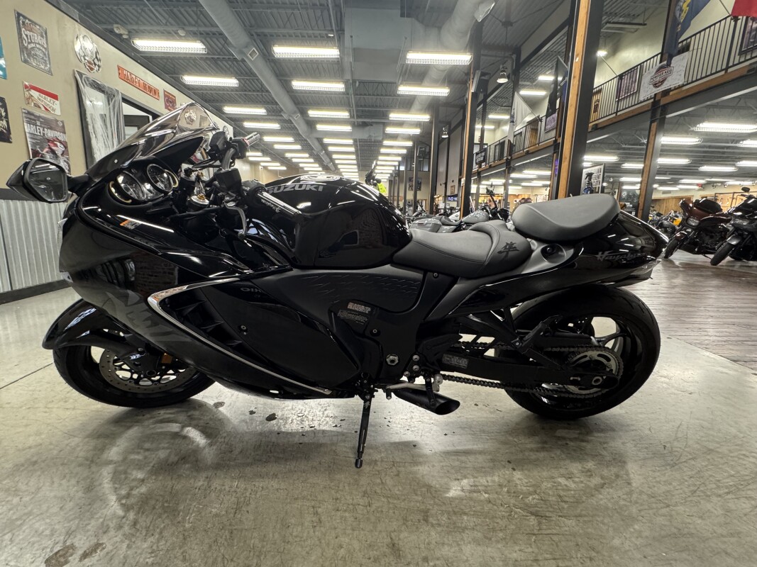 2023 Suzuki Hayabusa GSX1300R - Photo 9