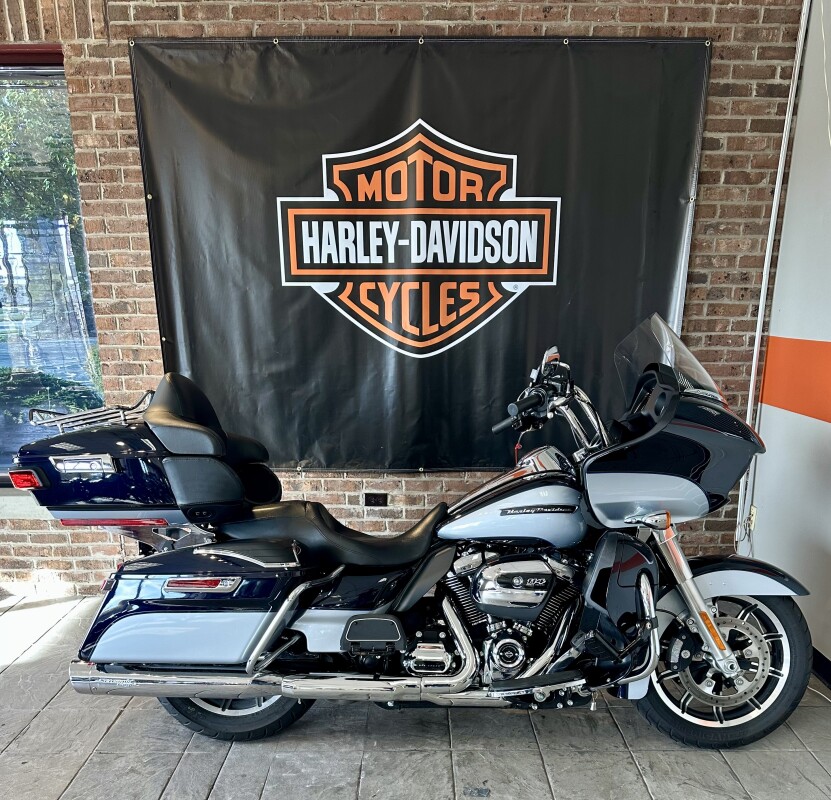 2019 Harley-Davidson Road Glide Ultra FLTRU Midnight Blue/Barracuda Silver
