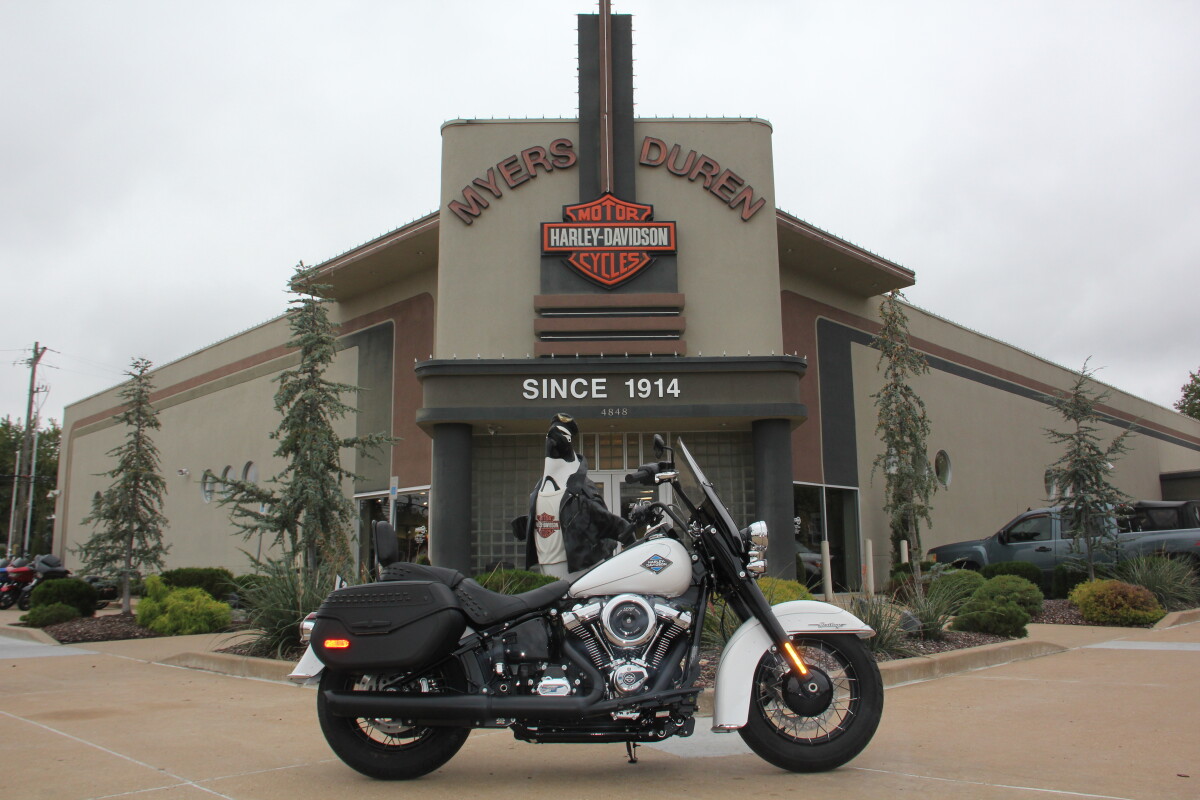 2025 Harley-Davidson Heritage Classic White Onyx w/Laced Wheels