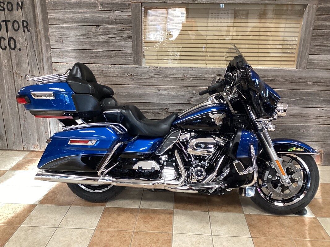 2018 Harley-Davidson Ultra Limited Legend Blue/Vivid Black