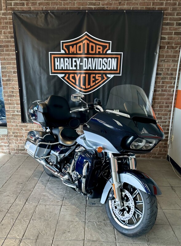 2019 Harley-Davidson Road Glide Ultra FLTRU Midnight Blue/Barracuda Silver - Photo 2