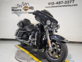 2014 Harley-Davidson® Electra Glide® Ultra Classic® Midnight Blue thumb 2