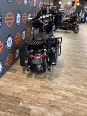 FLHXS 2015 Street Glide® Special thumb 2