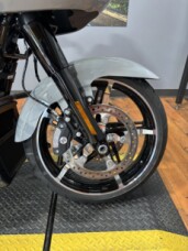 2025 Harley-Davidson® Road Glide™ BILLIARD GRAY thumb 2