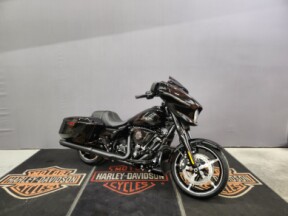 2025 Harley-Davidson® Street Glide®  thumb 2