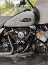 2025 Harley-Davidson® Road Glide™ BILLIARD GRAY thumb 3