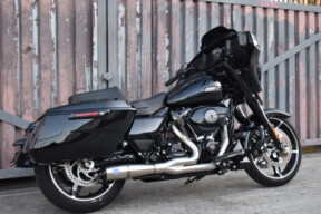 2025 Harley-Davidson® Street Glide® FLHX thumb 2