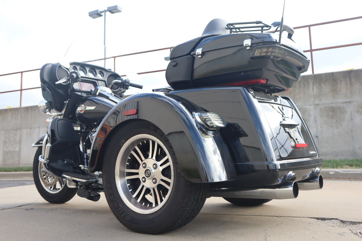2022 Harley-Davidson Tri Glide Ultra FLHTCUTG - Photo 6