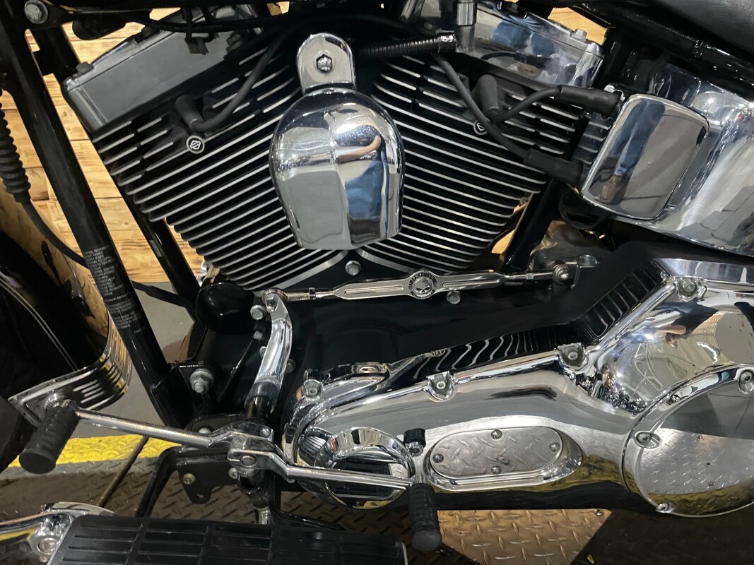 Harley-Davidson Heritage Softail Classic 2004 FLSTC BLACK - Photo 9