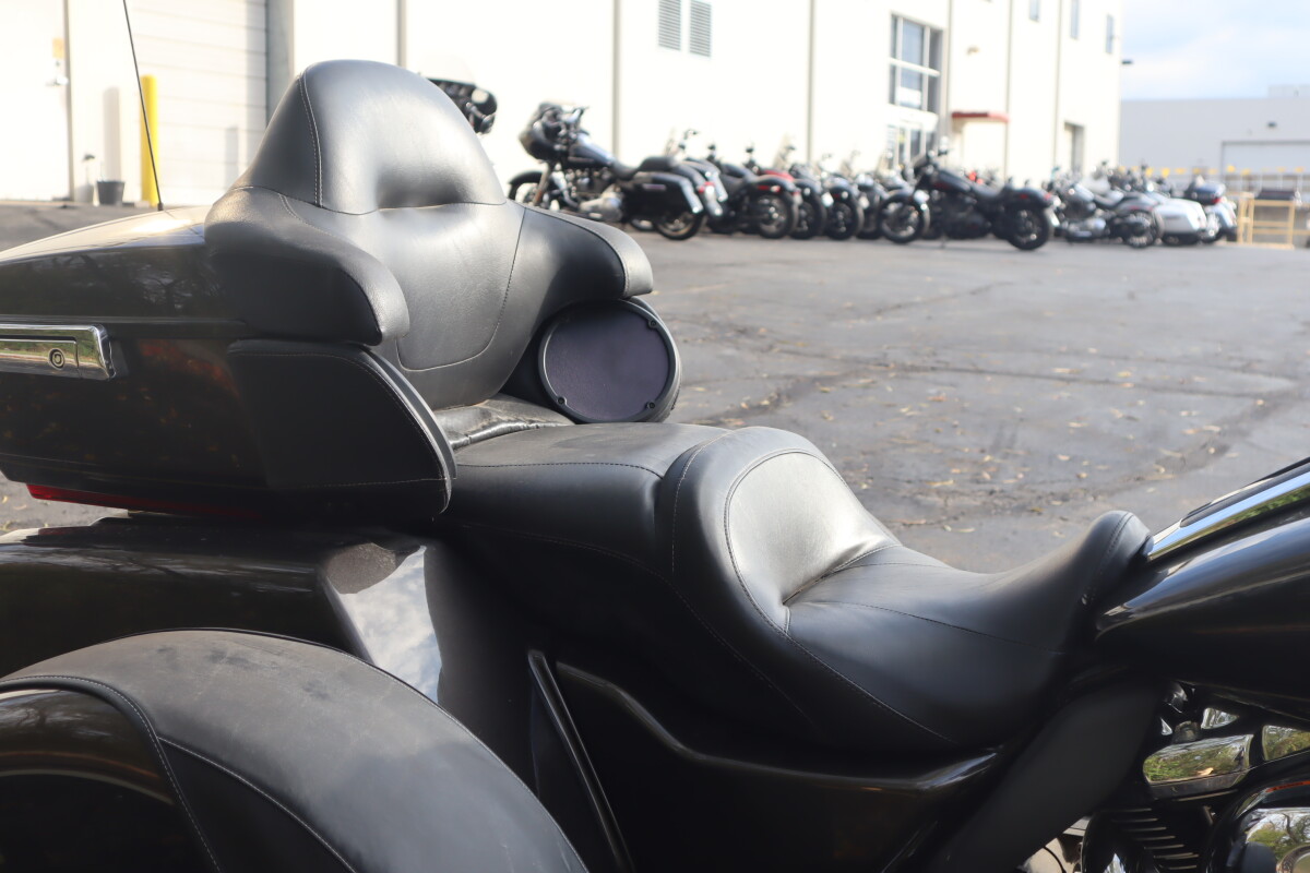 2020 Harley-Davidson Tri Glide Ultra FLHTCUTG - Photo 10