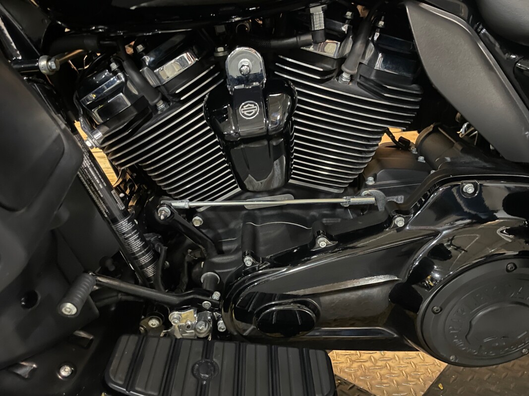 Harley-Davidson Ultra Limited 2022 FLHTK VIVID BLACK - Photo 9