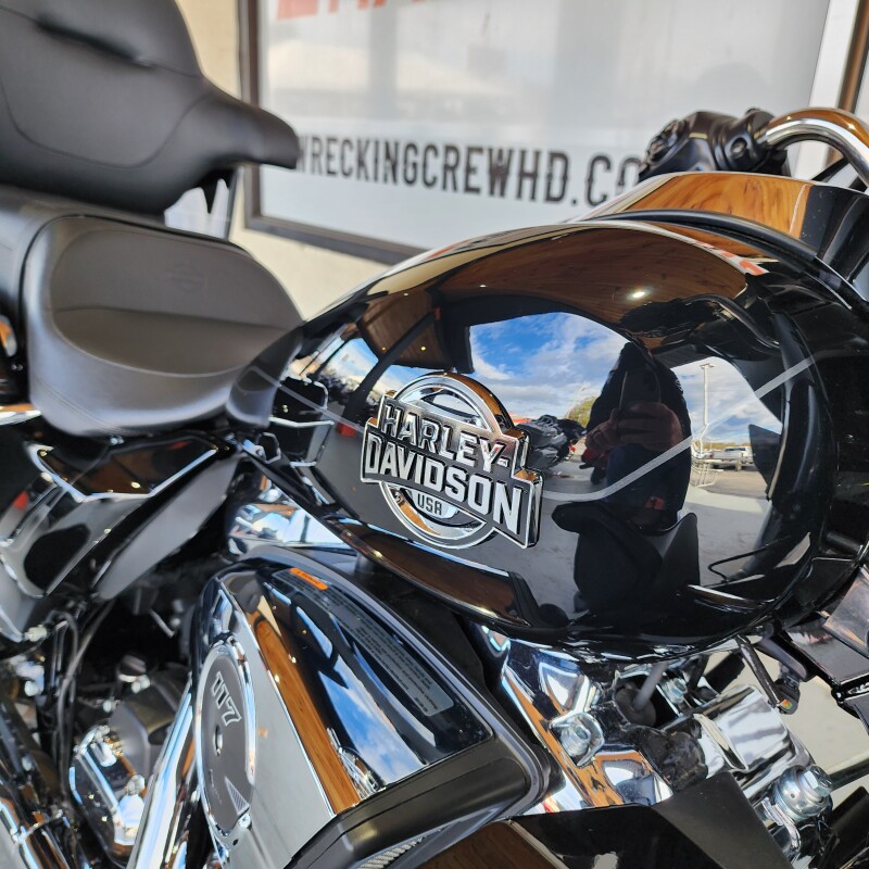 FLHXU 2025 Street Glide Ultra - Photo 8