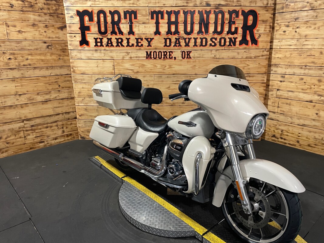 Harley-Davidson Street Glide 2022 FLHX WHITE SAND PEARL - Photo 3