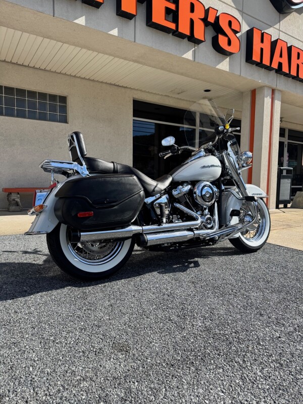 2020 Harley-Davidson Deluxe FLDE Stone Washed White Pearl - Photo 3
