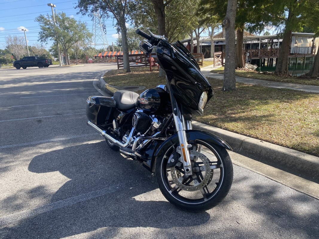 2024 Harley-Davidson Street Glide - Photo 2