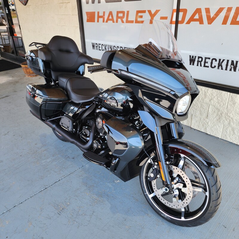FLHXU 2025 Street Glide Ultra - Photo 4