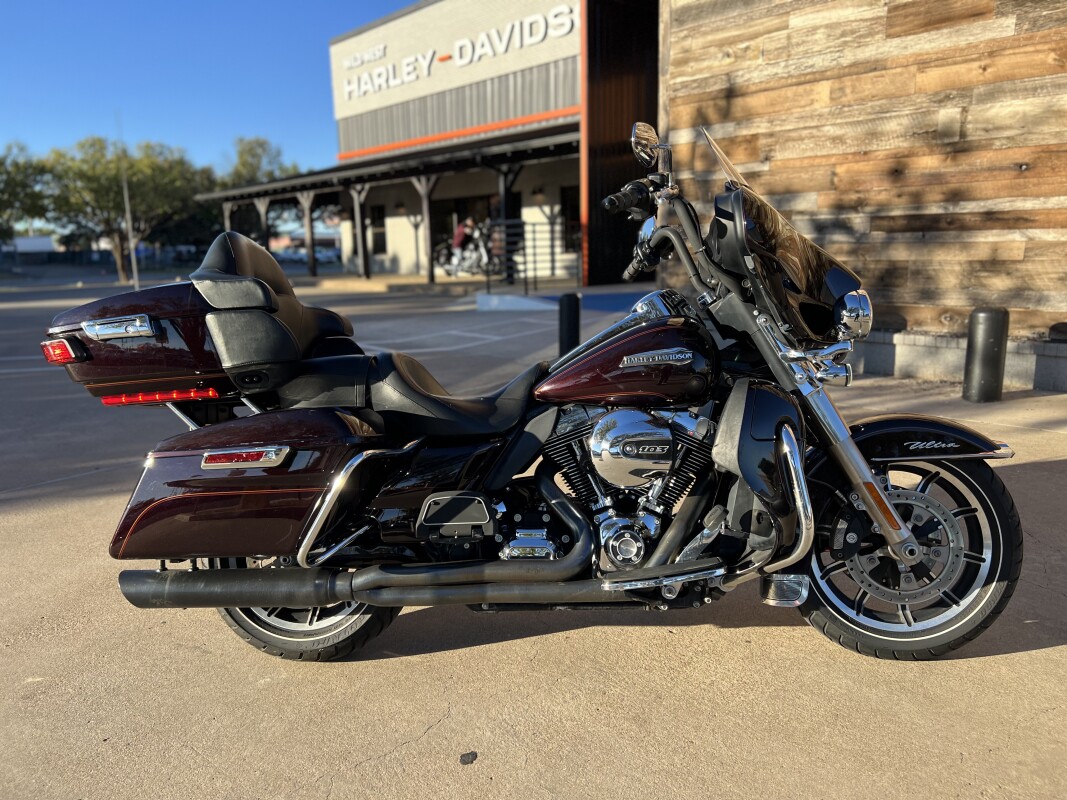 2014 Harley-Davidson Electra Glide Ultra Classic Blackened Cayenne Sunglo