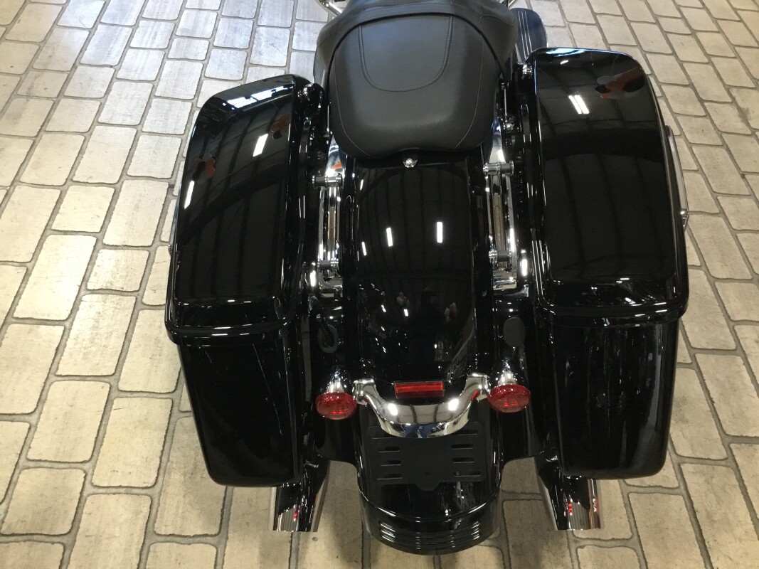 2023 Harley-Davidson Road Glide Vivid Black - Photo 5
