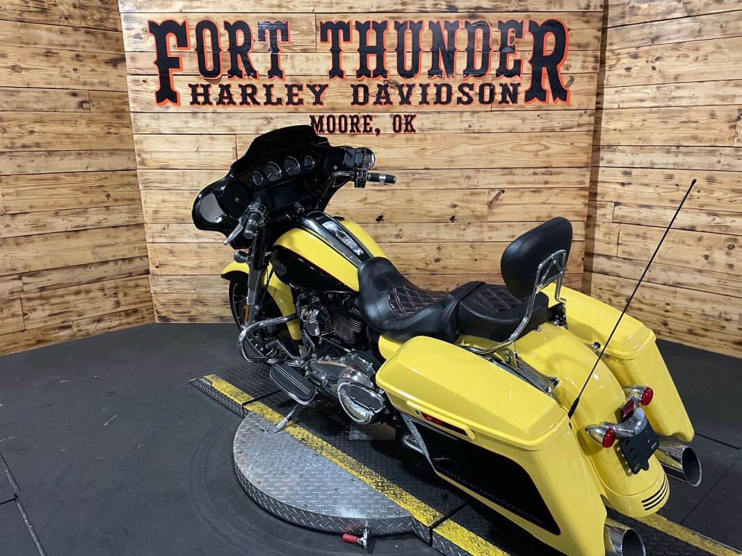 Harley-Davidson Street Glide Special 2023 FLHXS Industrial Yellow/Vivid Black - Black Finish - Photo 10