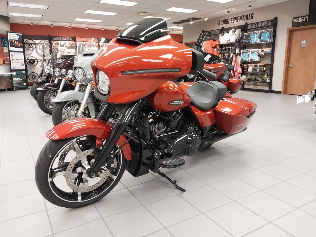 FLHX 2024 Street Glide - Photo 4