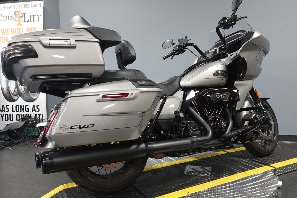 2023 Harley-Davidson CVO Road Glide FLTRXSE - Photo 9
