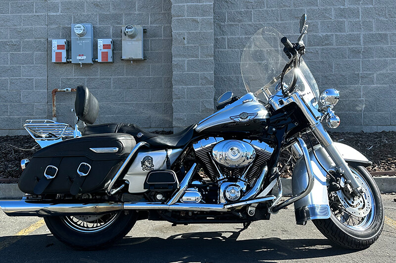 Harley-Davidson Road King Classic 2003 FLHRCI 723070B SILVER/BLACK