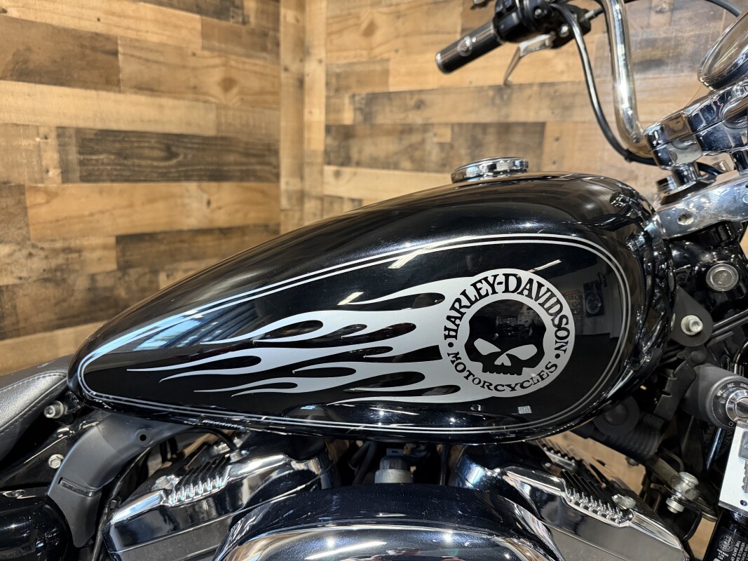 2011 Sportster 1200 Custom Vivid Black XL1200C - Photo 5