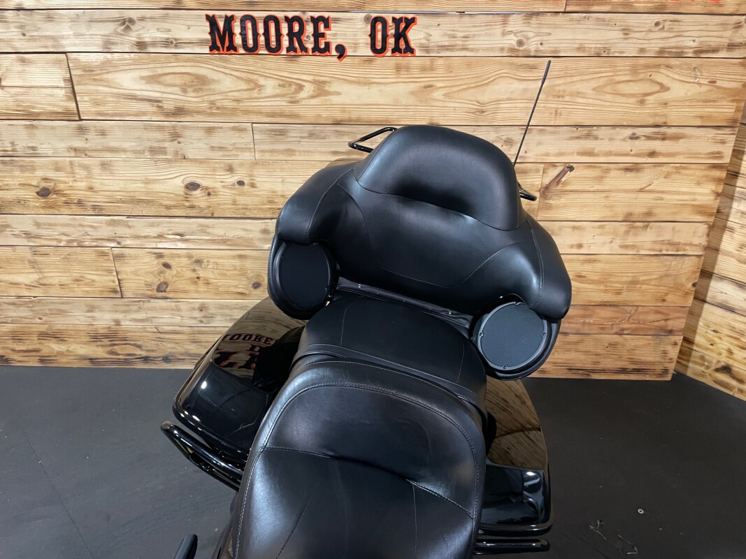 Harley-Davidson Ultra Limited 2022 FLHTK VIVID BLACK - Photo 6