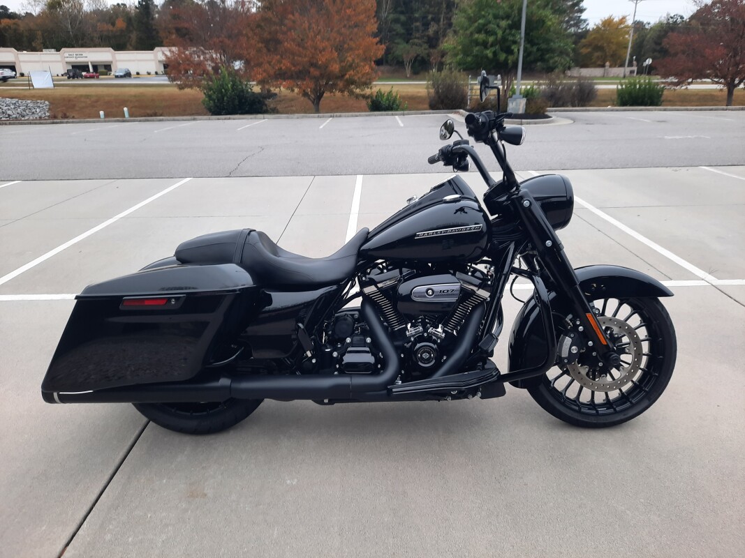 2018 Harley-Davidson Road King Special Vivid Black - Photo 5
