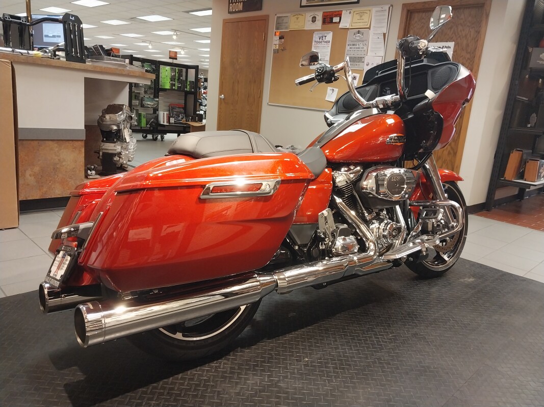 FLTRX 2025 Road Glide - Photo 8