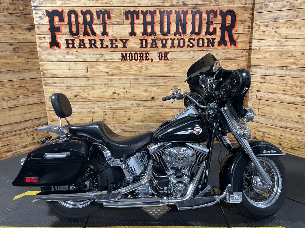 Harley-Davidson Heritage Softail Classic 2004 FLSTC BLACK