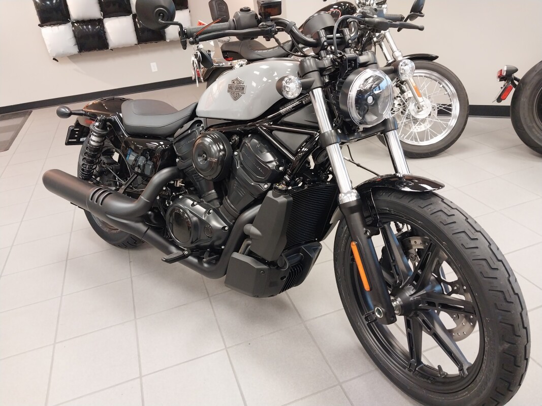 RH975 2025 Nightster - Photo 2