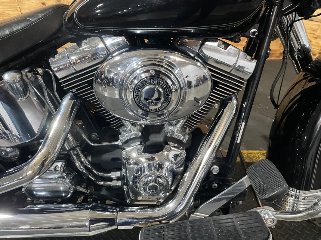 Harley-Davidson Heritage Softail Classic 2004 FLSTC BLACK - Photo 2