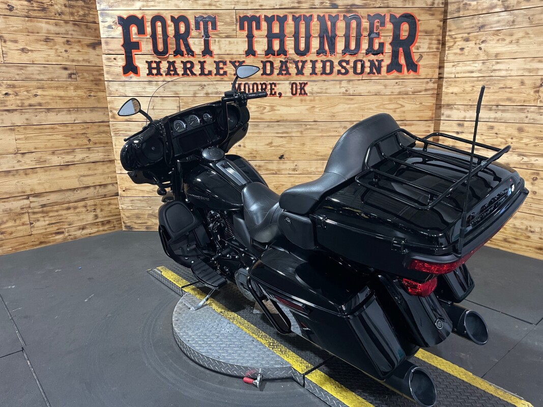 Harley-Davidson Ultra Limited 2022 FLHTK VIVID BLACK - Photo 10