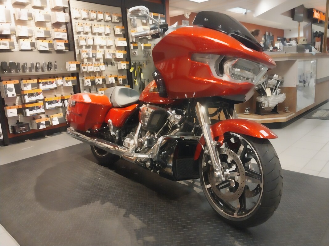 FLTRX 2025 Road Glide - Photo 2