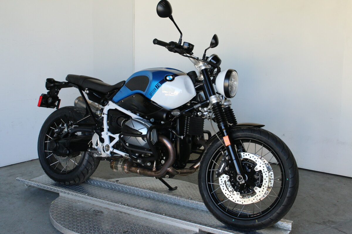 2021 BMW Motorrad R nineT Scrambler Option 719 Cosmic Blue Metallic / Light White