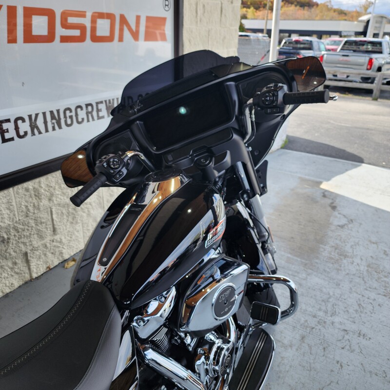 FLHX 2025 Street Glide - Photo 7