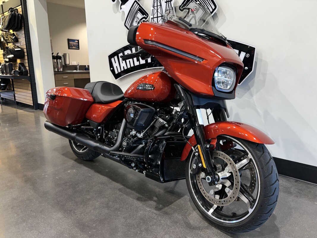 2024 Harley-Davidson Street Glide FLHX - Photo 2