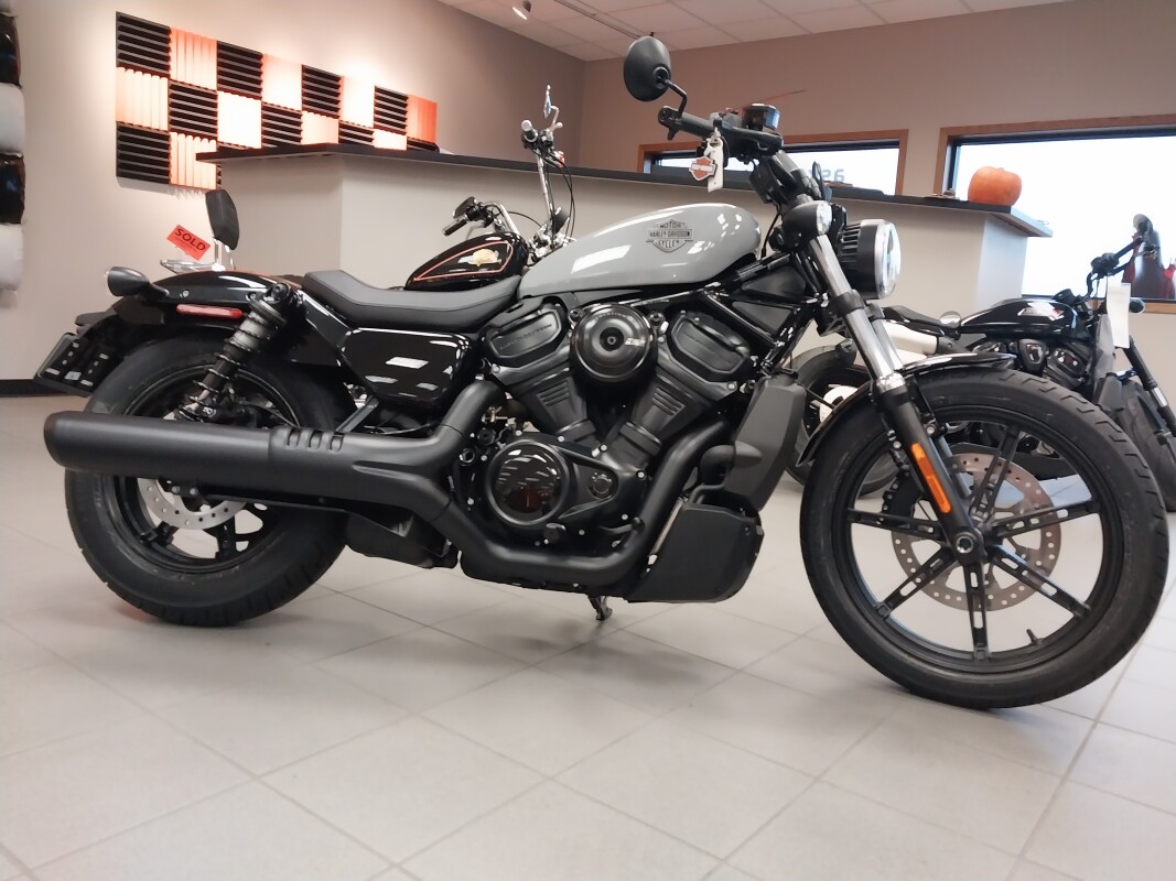 RH975 2025 Nightster