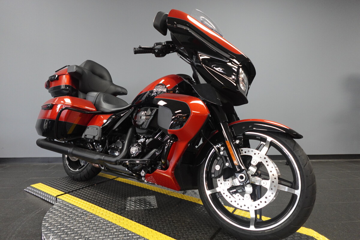 2025 Harley-Davidson Street Glide Ultra FLHXU - Photo 2