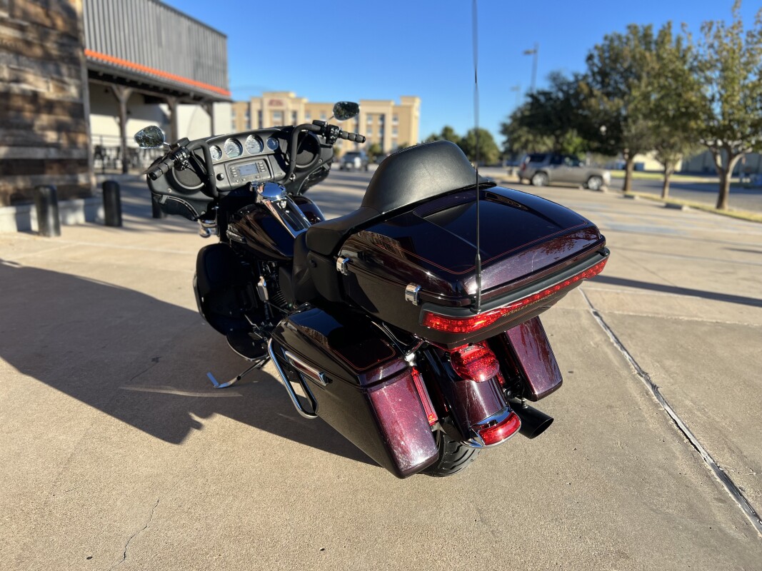 2014 Harley-Davidson Electra Glide Ultra Classic Blackened Cayenne Sunglo - Photo 6