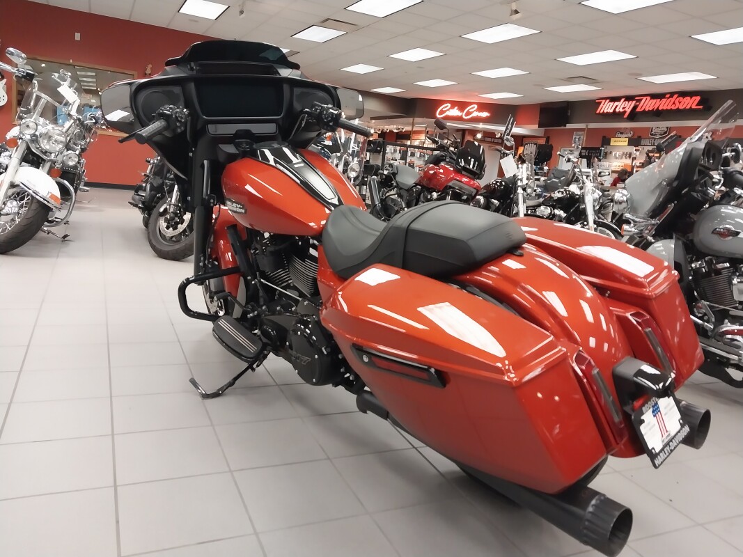 FLHX 2024 Street Glide - Photo 6