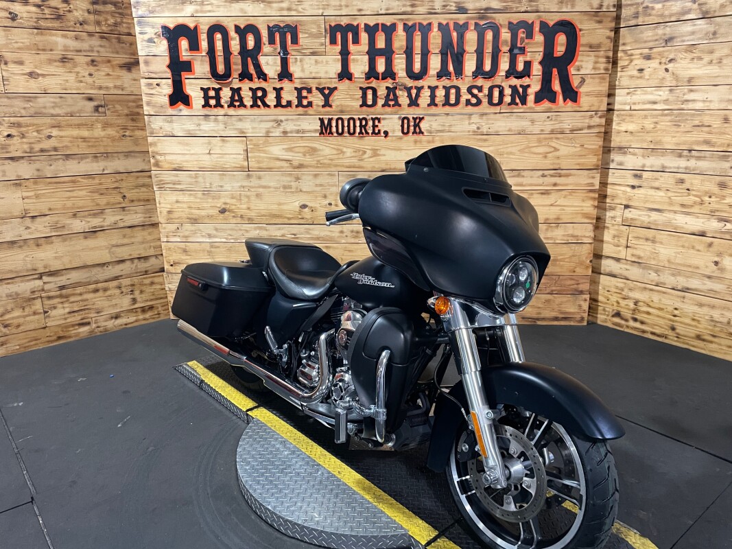 Harley-Davidson Street Glide Special 2016 FLHXS Black Denim - Photo 3