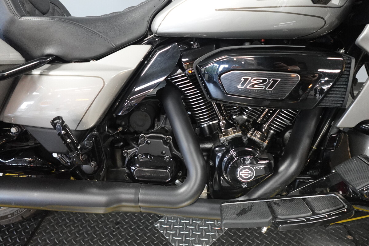 2023 Harley-Davidson CVO Road Glide FLTRXSE - Photo 10