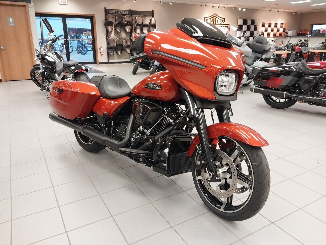 FLHX 2024 Street Glide - Photo 2