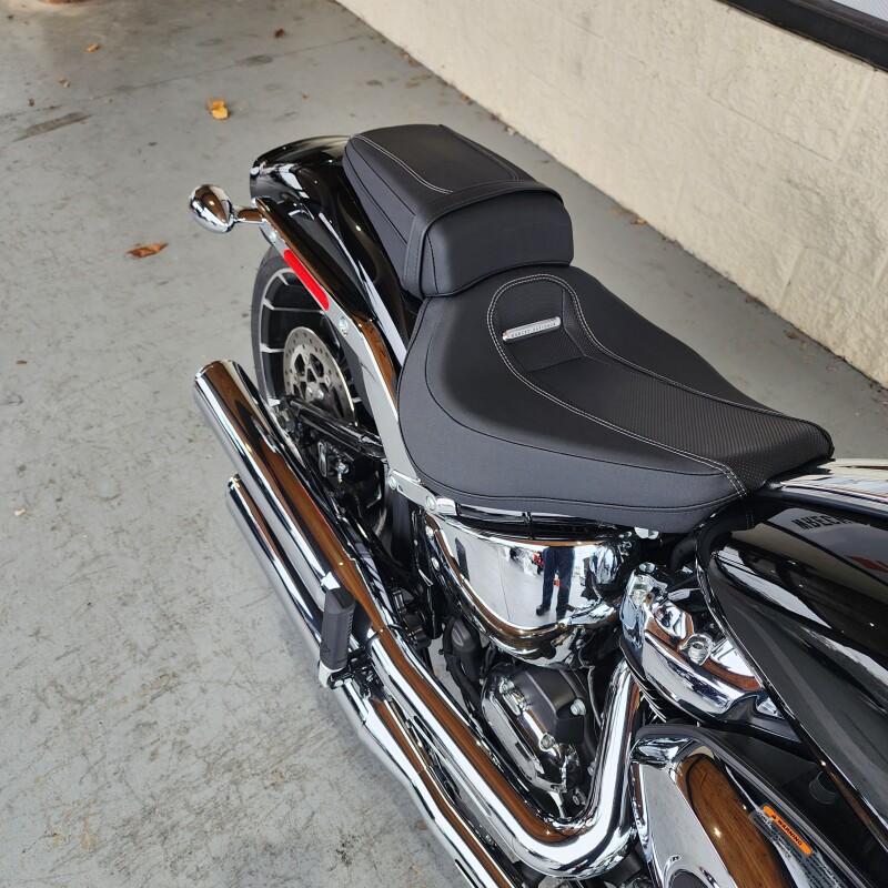 2025 Harley-Davidson Breakout – Muscular Cruiser Power - Photo 8