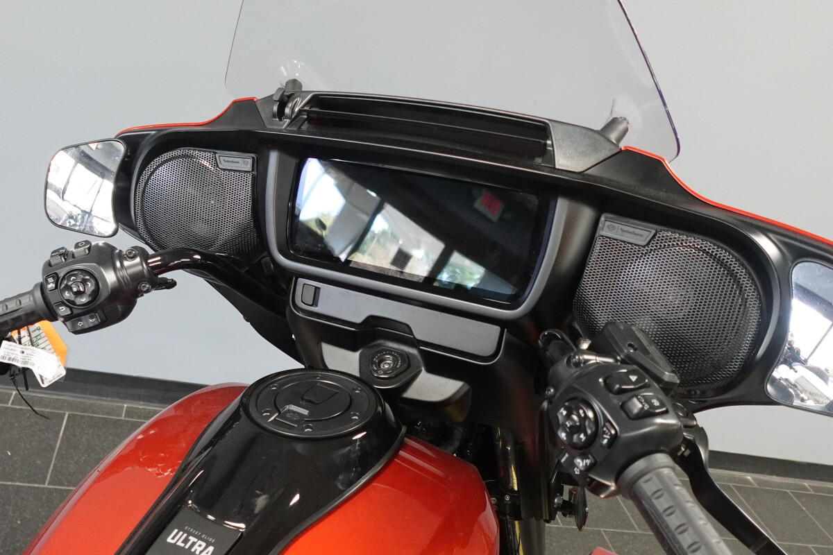 2025 Harley-Davidson Street Glide Ultra FLHXU - Photo 10