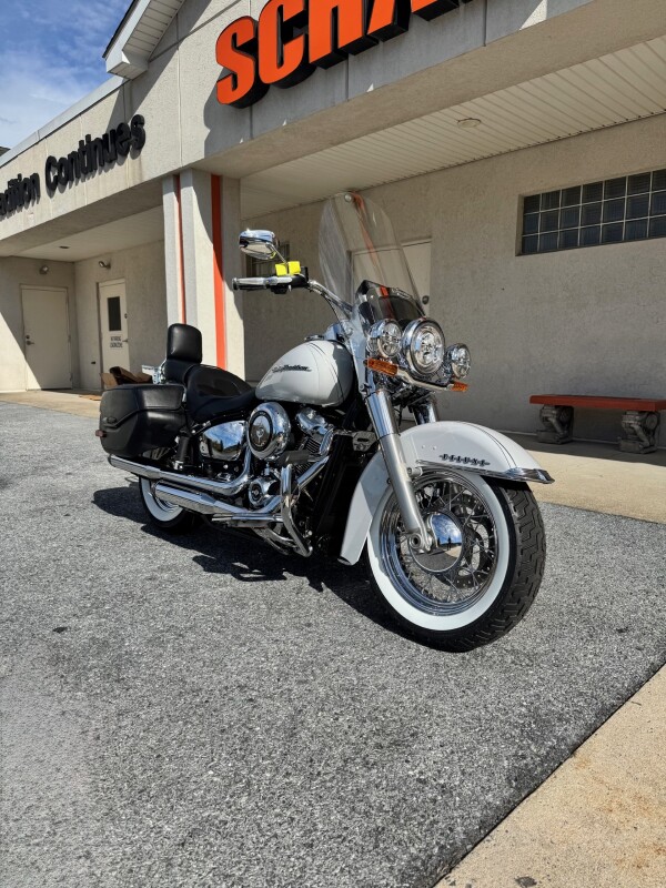 2020 Harley-Davidson Deluxe FLDE Stone Washed White Pearl - Photo 2