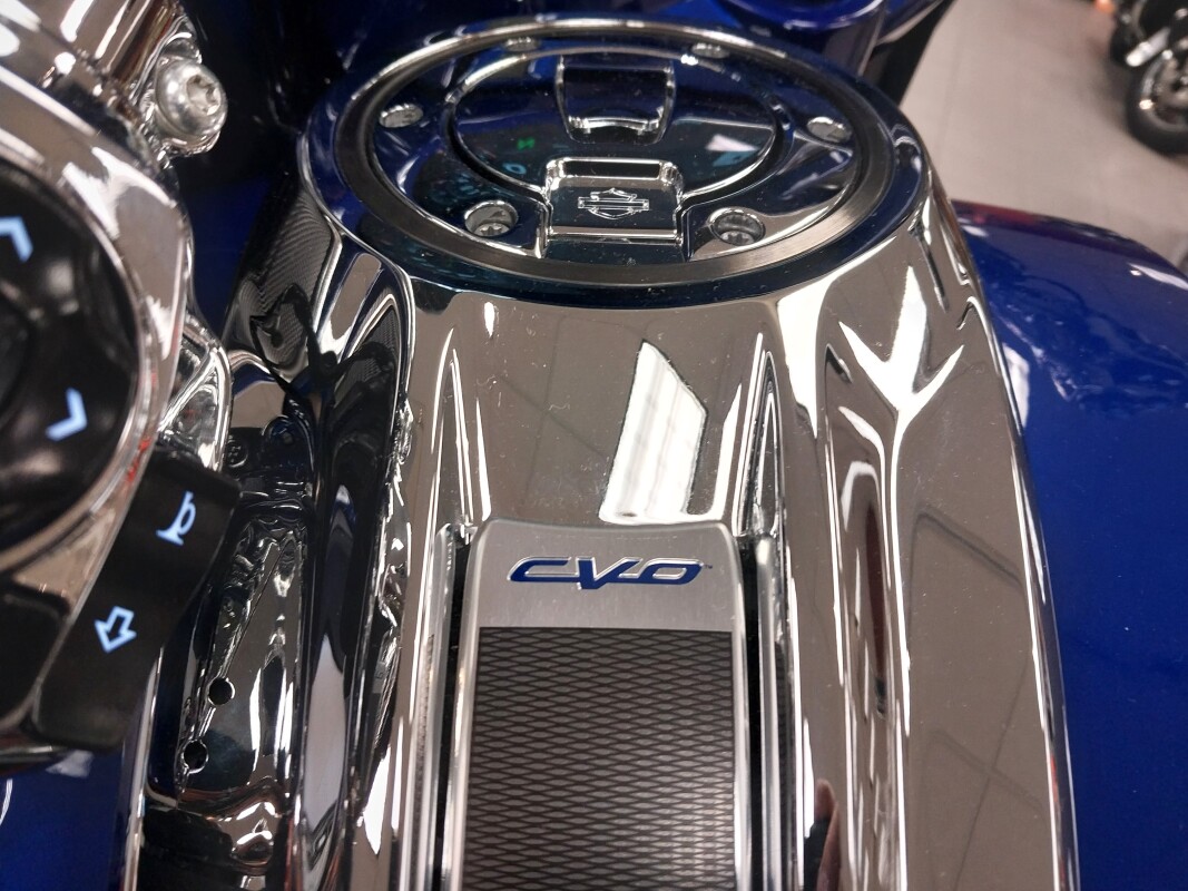 FLHXSE 2025 CVO™ Street Glide™, photo 16