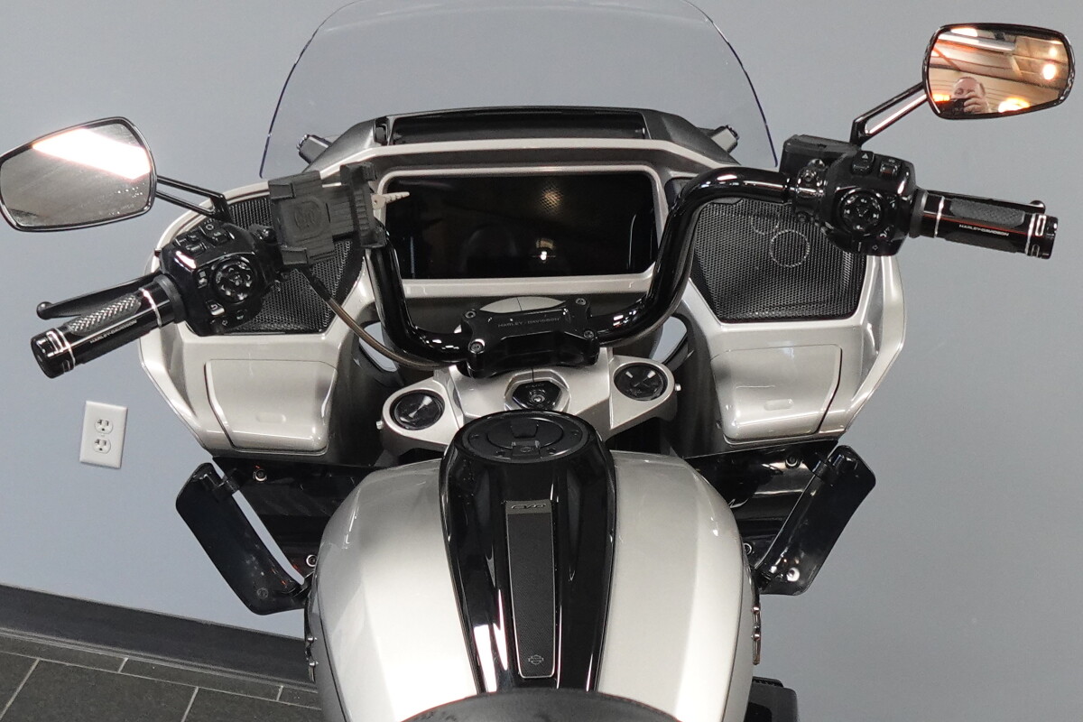 2023 Harley-Davidson CVO Road Glide FLTRXSE - Photo 8